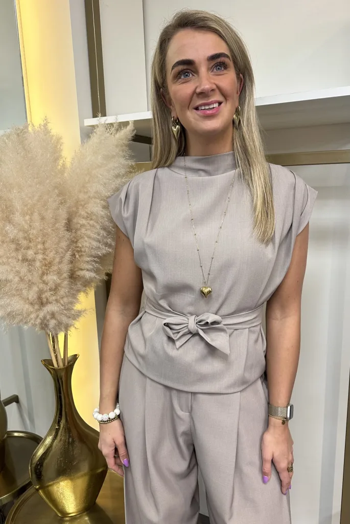 Influencer @lisa.inmode in een outfit van Mimoda
